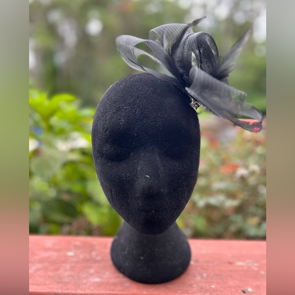 Elegant Black Fascinator